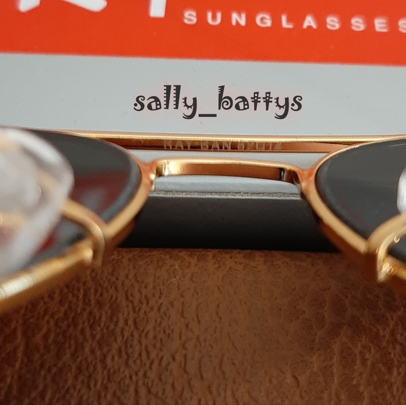 Ray-Ban (Store Display) Aviator Black Lens RB3025 - Picture 5 of 13